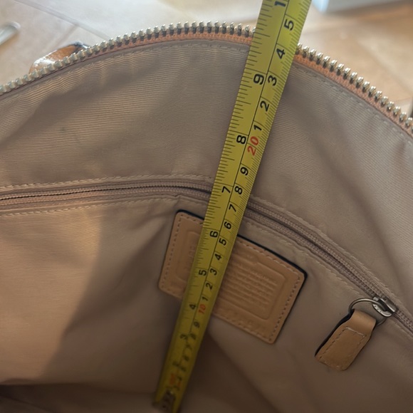 Leather coach purse - Picture 7 of 7